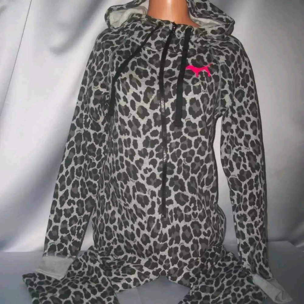 WANT TO BUY Victoria's secret pink onesie pajamas